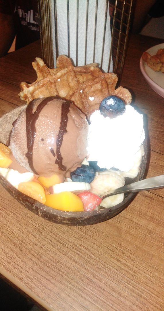 review photo of Napoli Artisan Gelato Helado de chocolate con leche de almendras Vegano shared by @gemmafuentes on 28 Feb 2020 - review