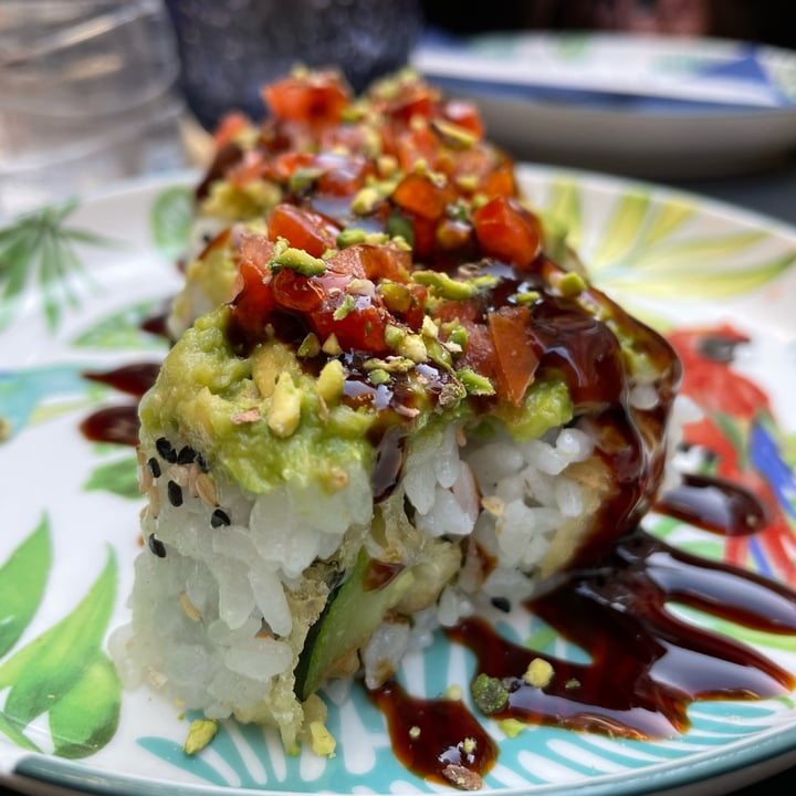 review photo of MOMI | Hagakure Poke & Matcha Bar VEGAN ROLL shared by @zeldakyo on 14 Apr 2022 - review