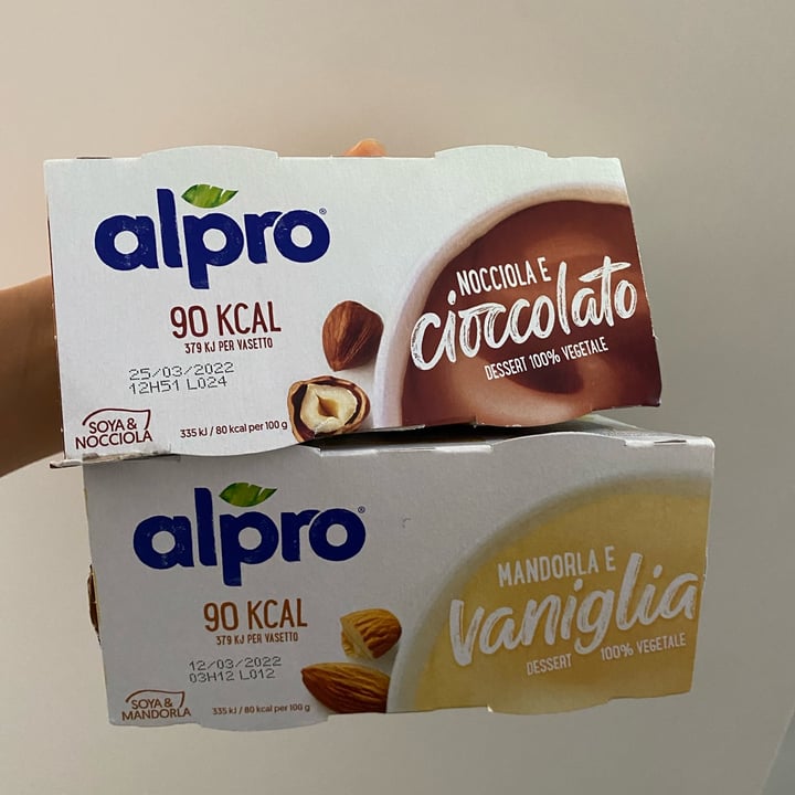 photo of Alpro 2 X Chocolate and hazelnut shared by @giuliacalarota on  11 Mar 2022 - review
