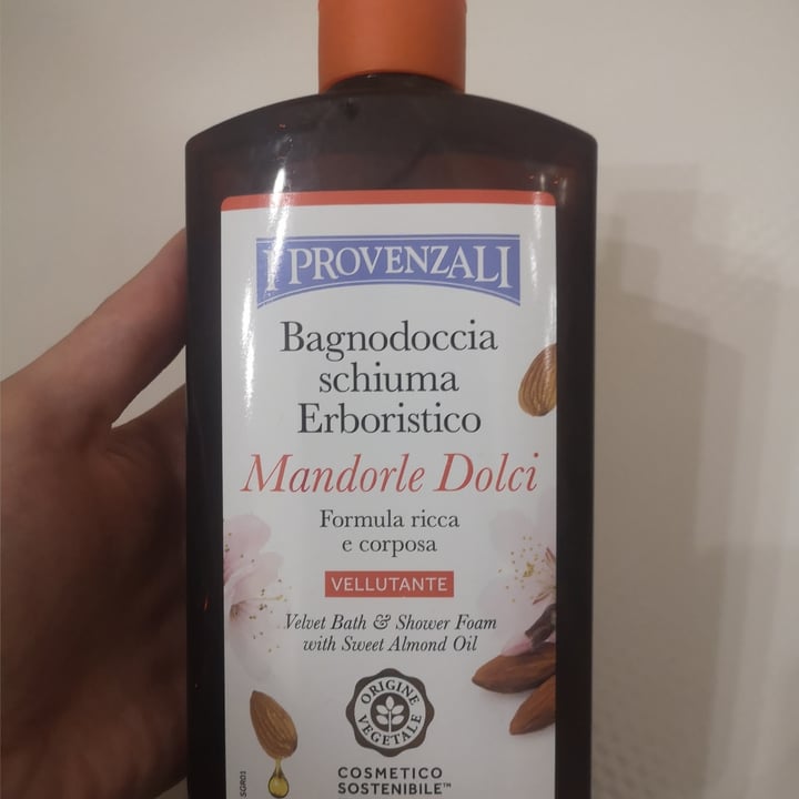 photo of I Provenzali Bagno schiuma all'olio idratante di mandorle dolci shared by @saraphoenix92 on  13 May 2021 - review