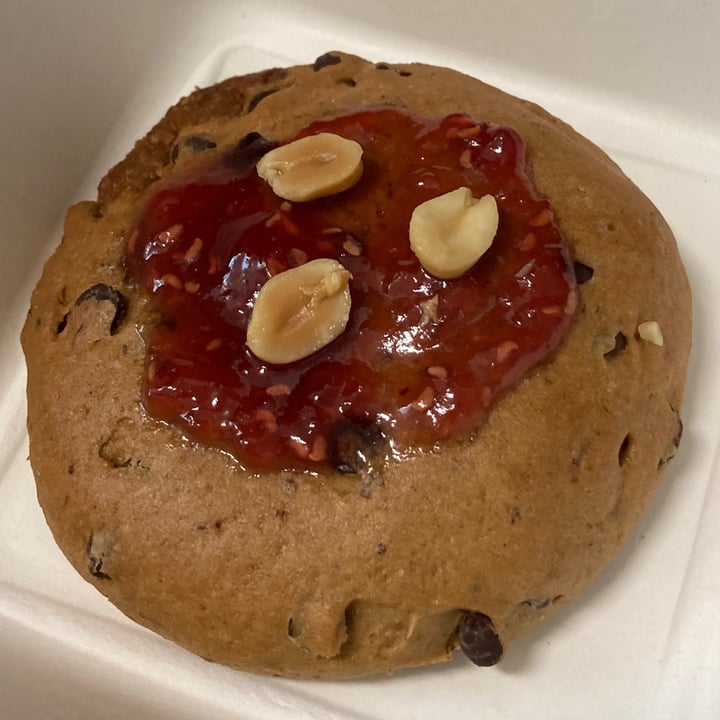 photo of Chök Cookie de Cacahuete y Frambuesa Vegana y Sin Gluten shared by @saruchy on  13 Jun 2021 - review