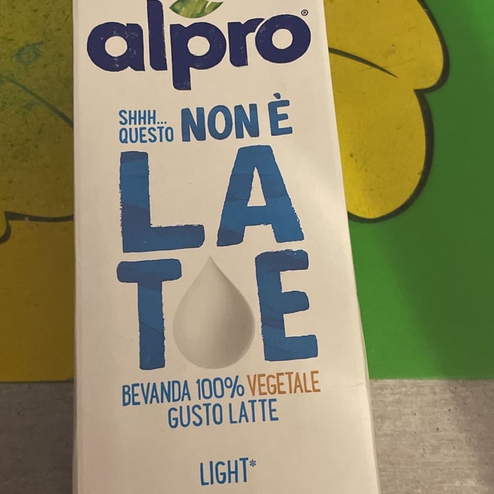 photo of Alpro Bevanda gusto latte shared by @alicelimpia on  16 Sep 2022 - review