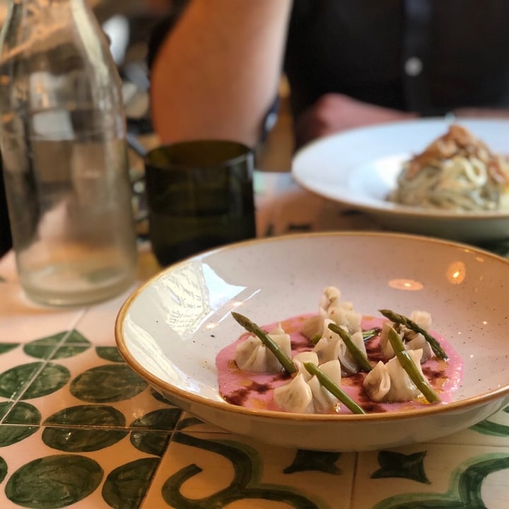 photo of Solo Crudo Raw dumpings with asparagus in pink sauce shared by @rubyyeung on  26 Jun 2020 - review