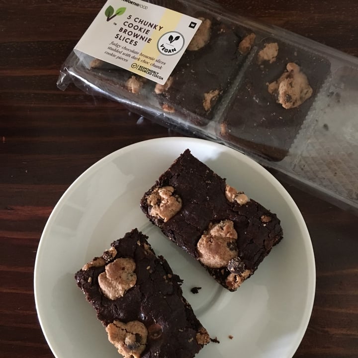 photo of Woolworths Food Chunky Cookie Brownie Slices shared by @annabrooke on  18 Oct 2021 - review