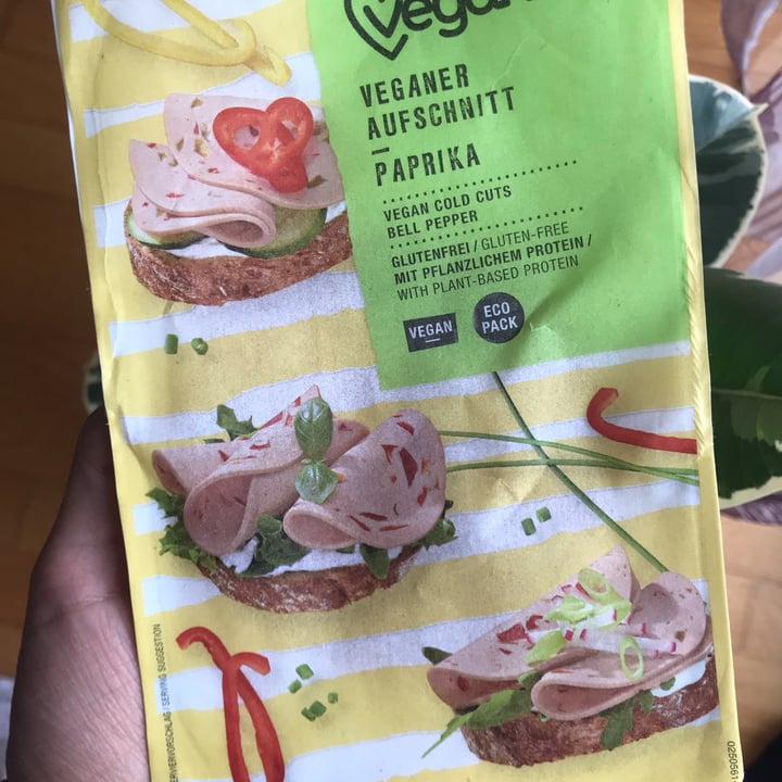 photo of Veganz Veganer Aufschnitt Paprika shared by @valentina- on  19 Feb 2022 - review