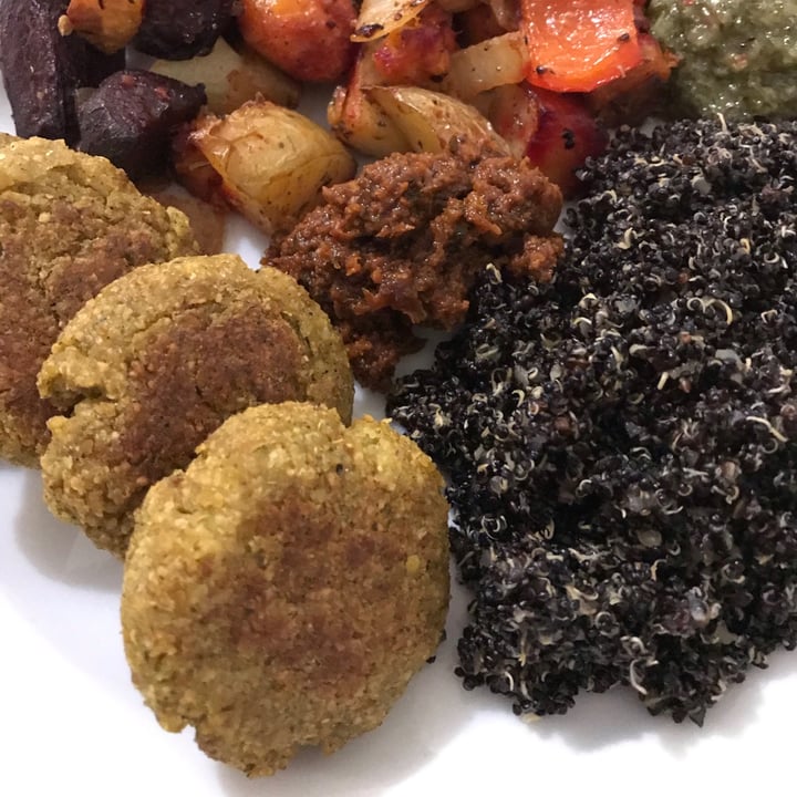 review photo of Outcast Foods Classic Falafel Mix shared by @leozetteroode on 09 Jun 2020 - review