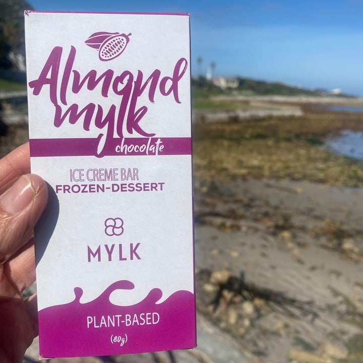 photo of Oat Mylk Almond mylk ice creme bar shared by @marcytheresa on  23 Sep 2021 - review