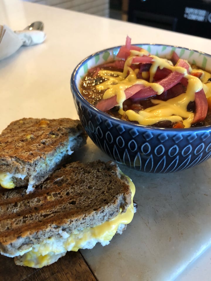 review photo of OH! Juice Cafe Chili and Grilled Cheese shared by @ecogoddess on 06 Dec 2018 - review