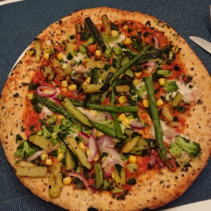 review photo of Garden Gourmet Veggie Lovers Pizza shared by @antonellaf on 26 Mar 2022 - review