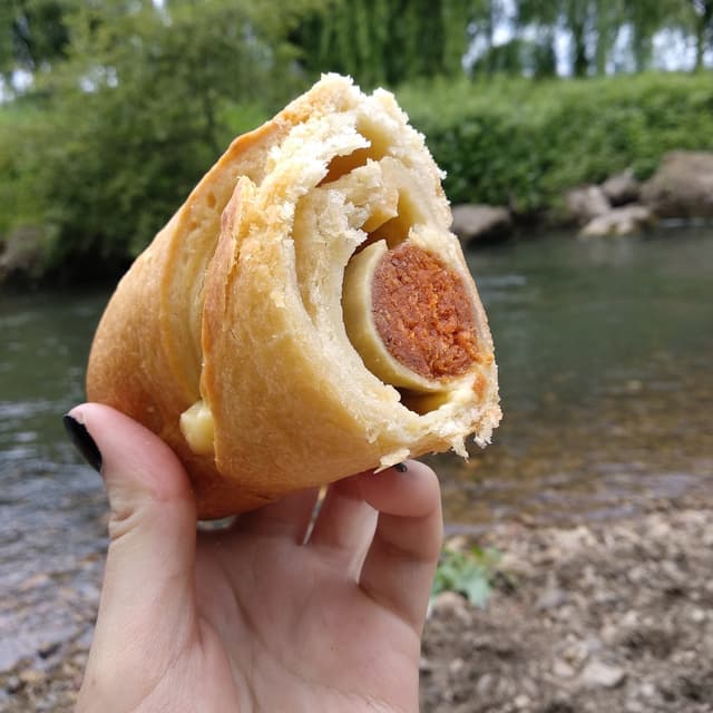 Foto del plato “Bollo preñao con queso”