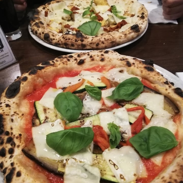 photo of La Stella Nera Vegan pizza shared by @sims on  13 May 2020 - review