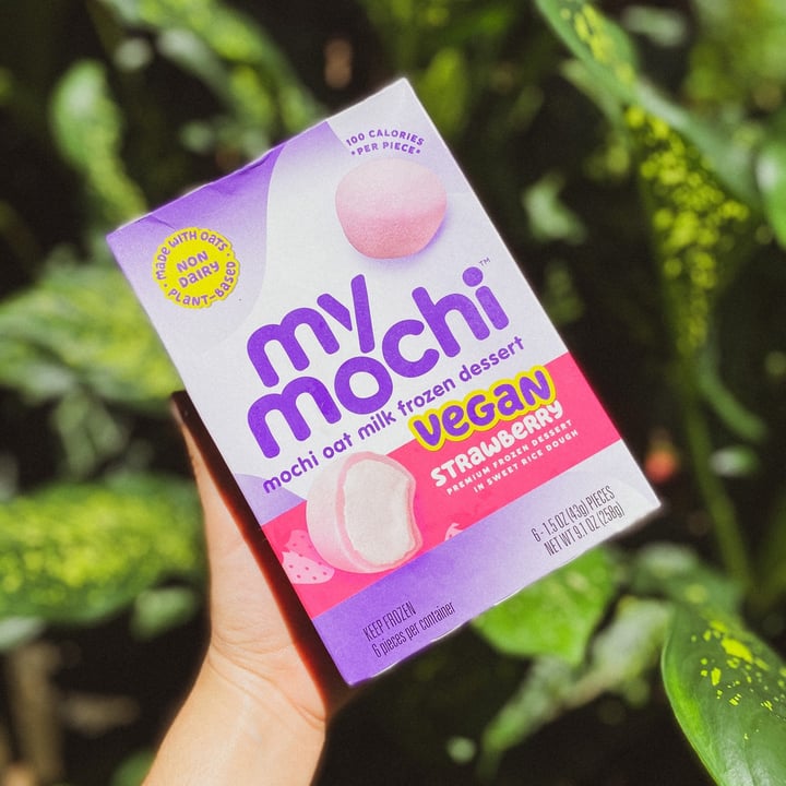 photo of My mochi Mochi oatmilk frozen dessert, Strawberry shared by @theveganhopper on  13 Sep 2022 - review