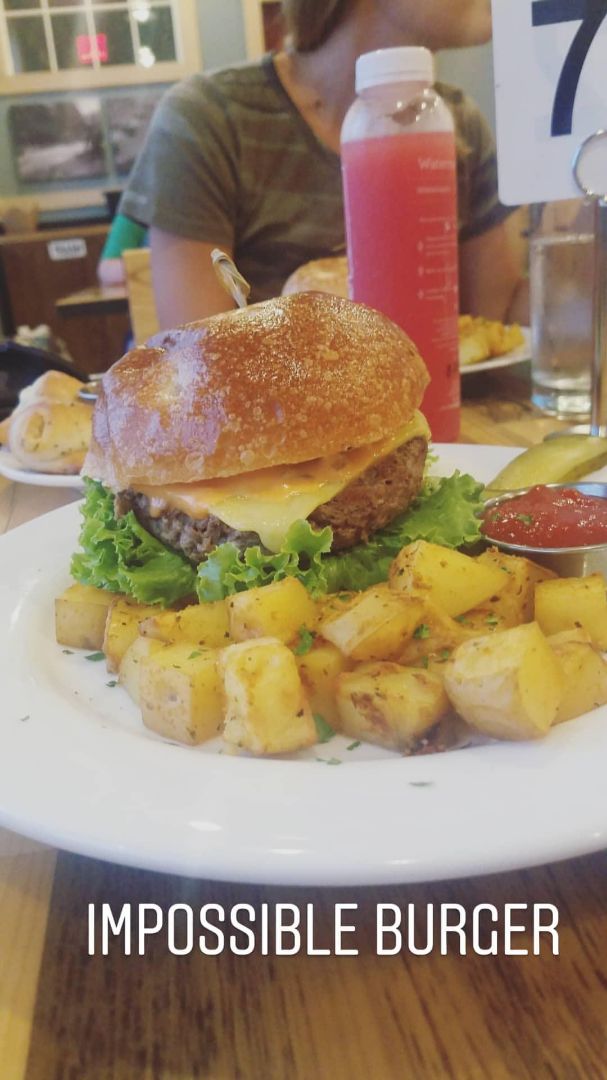 photo of Pulse Cafe The impossible burger shared by @cuongpluu on  23 Jan 2020 - review