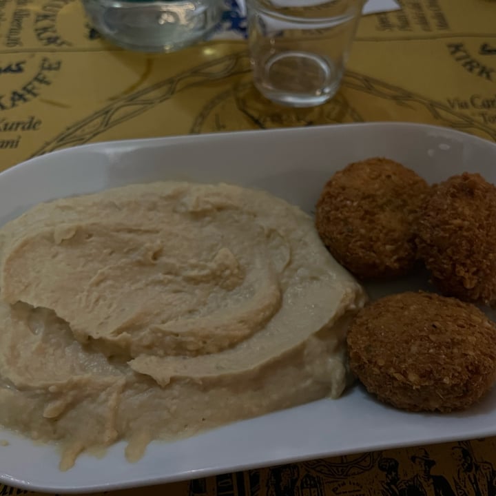photo of Kirkuk Kaffe Falafel e Hummus shared by @svevasapino on  04 Dec 2021 - review