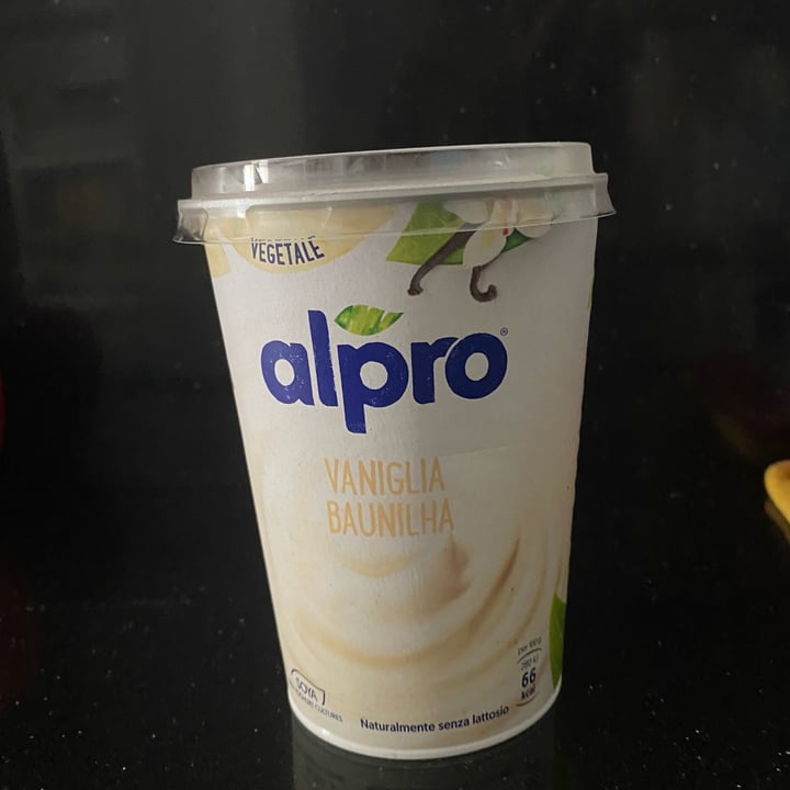 review photo of Alpro Vaniglia Baunilha Yogurt shared by @ehychiara on 24 May 2022 - review