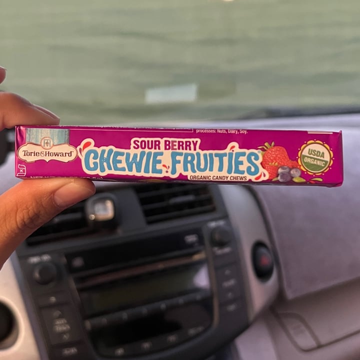 photo of Torie & Howard Chewie Fruities Sour Berry shared by @merylg4v on  26 Jul 2022 - review