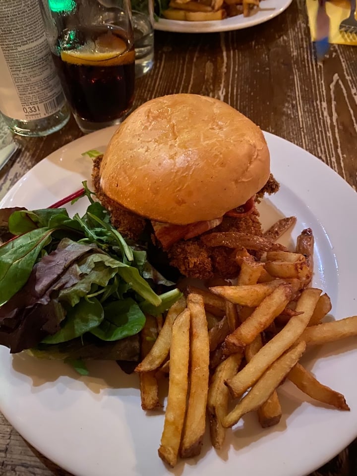 photo of Harmonium YLT Chicken Burger shared by @plantbasedkat on  14 Apr 2020 - review
