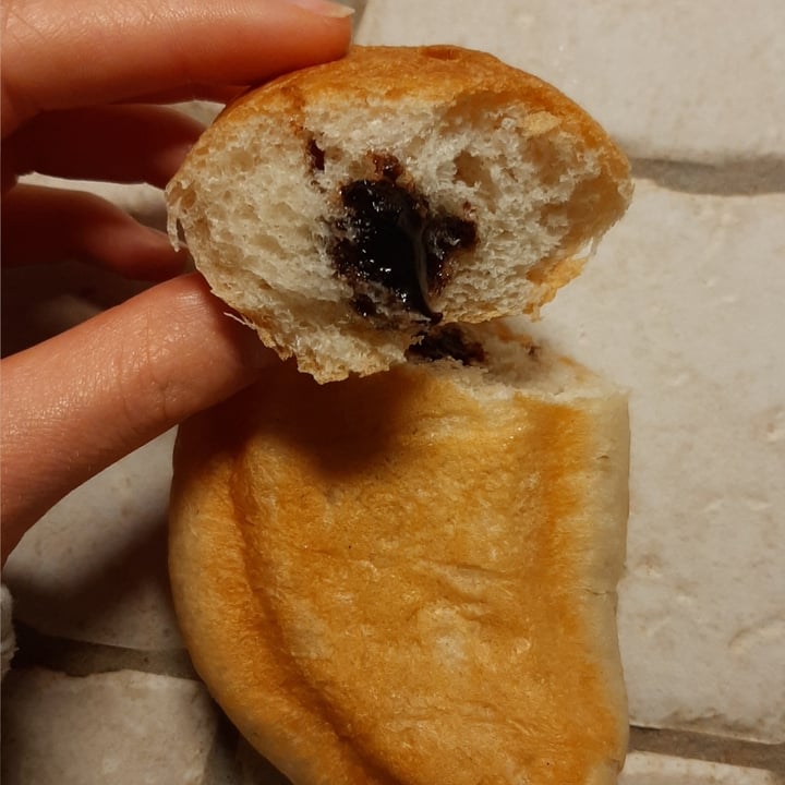 photo of Vemondo Croissant with chocolate filling shared by @zingara on  05 Jan 2022 - review