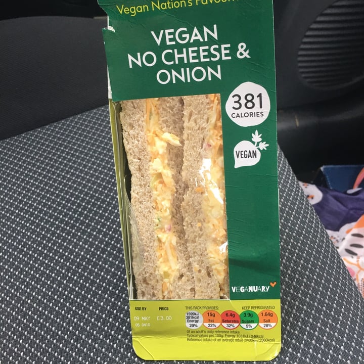 photo of Boots Vegan no cheese and onion sandwich shared by @dandan4 on  09 May 2021 - review