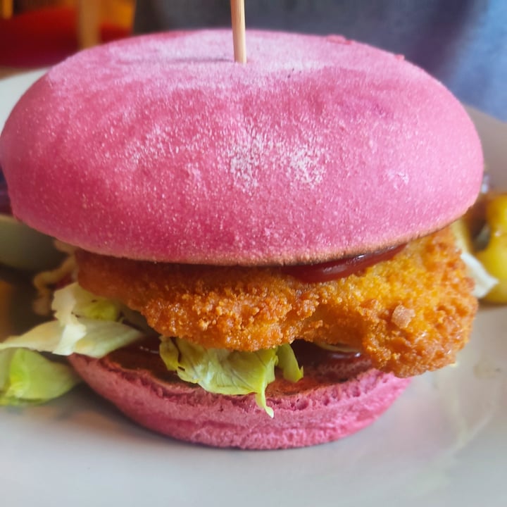 photo of Buddy Italian Restaurant Cafè Vegan Burger shared by @lauradavega on  19 Jan 2022 - review