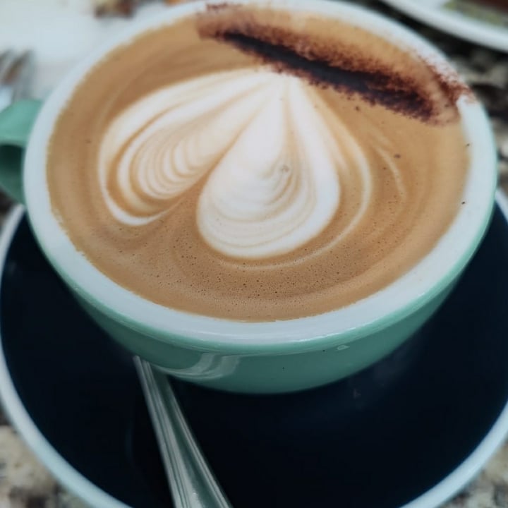 photo of Tiong Bahru Bakery cappuccino with oat milk shared by @ppyenlin on  27 Nov 2022 - review