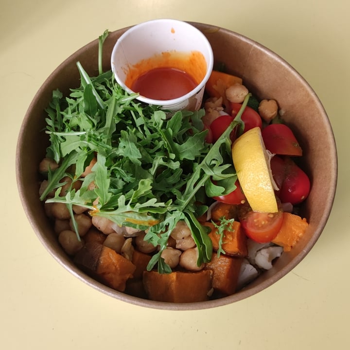 photo of Shake Café Vegan Bowl shared by @gaia16 on  15 Jun 2022 - review