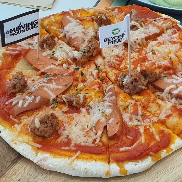 photo of Green Common Singapore Meat Lovers Pizza shared by @shengasaurus on  31 Jan 2021 - review