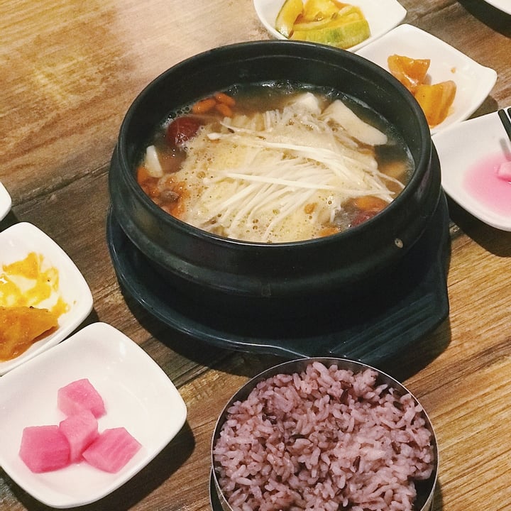photo of Daehwa Vegetarian 삼게탕 Samgyetang shared by @mariaubergine on  31 Oct 2020 - review