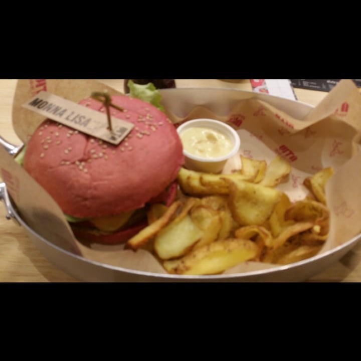 photo of VITA Italian Burger Monna Lisa shared by @nasmix on  02 Apr 2022 - review