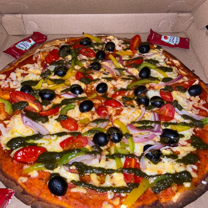 photo of Vegan style Pizza Griega shared by @ximenamir on  23 Jun 2021 - review