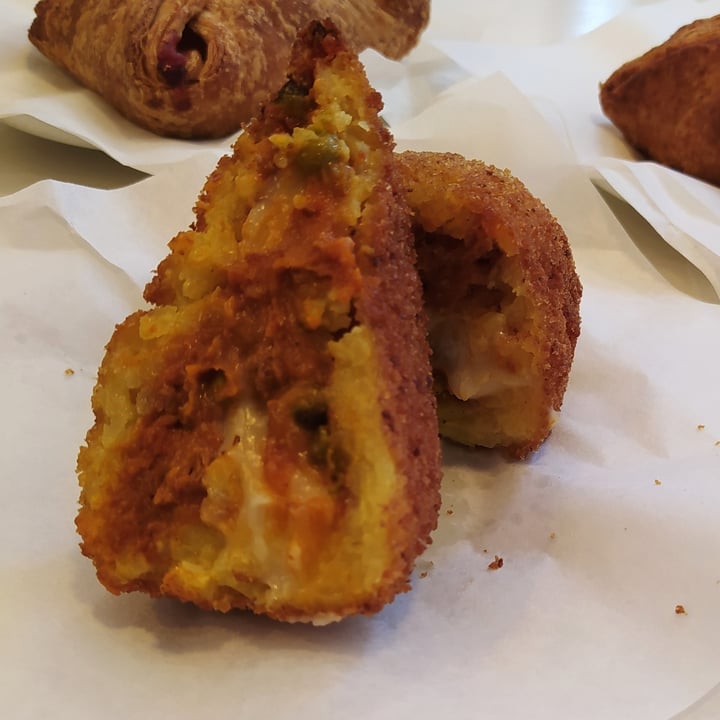 photo of Bar Dolcezza di Cuscunà Temistocle Arancino shared by @lanonnavegana on  21 Sep 2021 - review