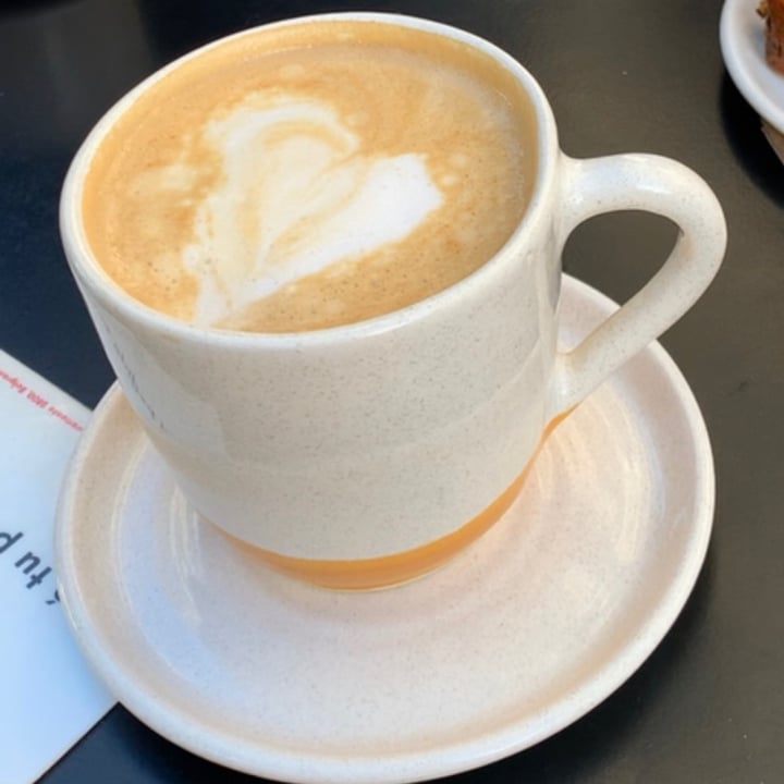 photo of BORJA SPECIALTY COFFEE Latte Doble Con Leche De Almendras shared by @tedisvegan on  26 Dec 2020 - review