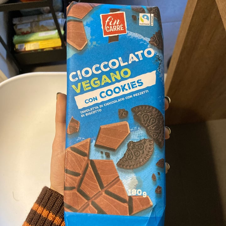 photo of Fin Carré Cioccolato Vegano con Cookies shared by @gaiacavallaro on  28 Jan 2022 - review