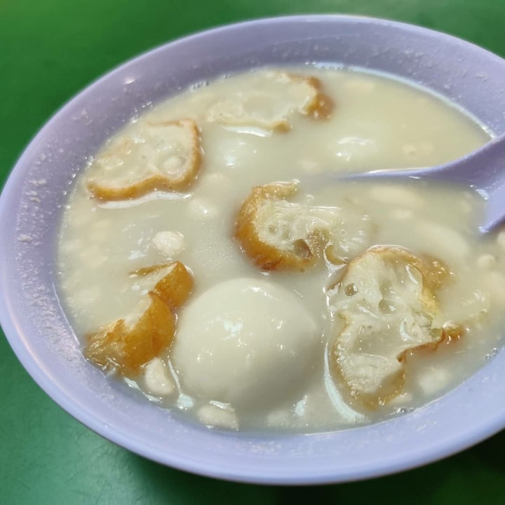 photo of Maxwell Hawker Center Glutinous rice Ball In Peanut Soup shared by @fourdollars on  20 Jun 2020 - review