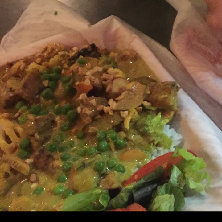 review photo of Muñecas Downtown Taco Garden Curry Tempeh shared by @cyiamvegan on 23 Apr 2020 - review