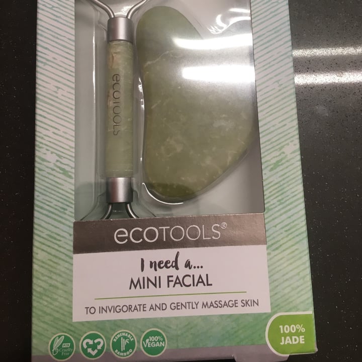 photo of EcoTools Jade stone roller shared by @sedahere on  18 Feb 2021 - review