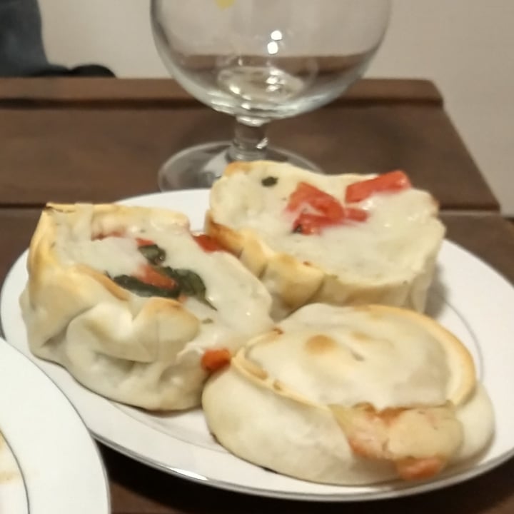 photo of Fourmi Vegan Empanadas Veganas shared by @brenbertoni on  27 Jul 2020 - review