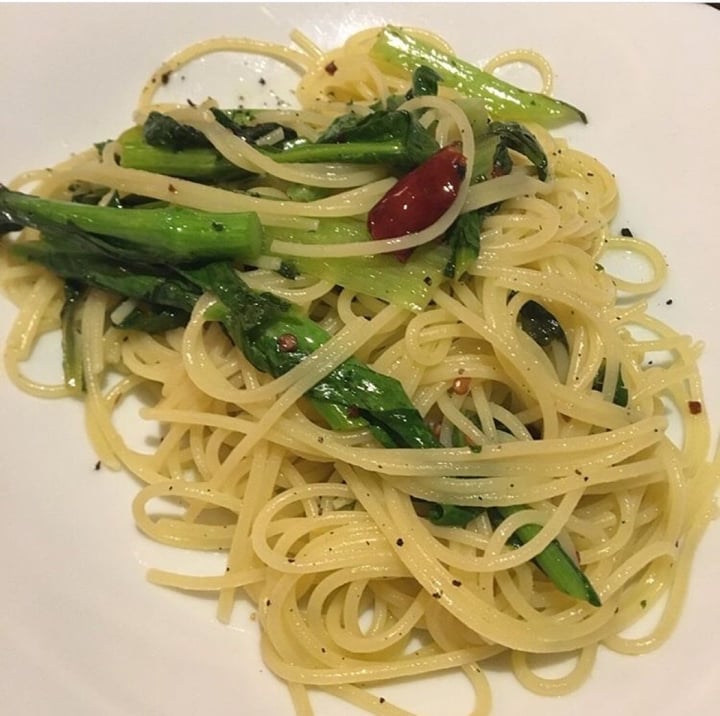 photo of Cafe Stay Happy Veggie Pasta shared by @veganwithamor on  31 Mar 2020 - review