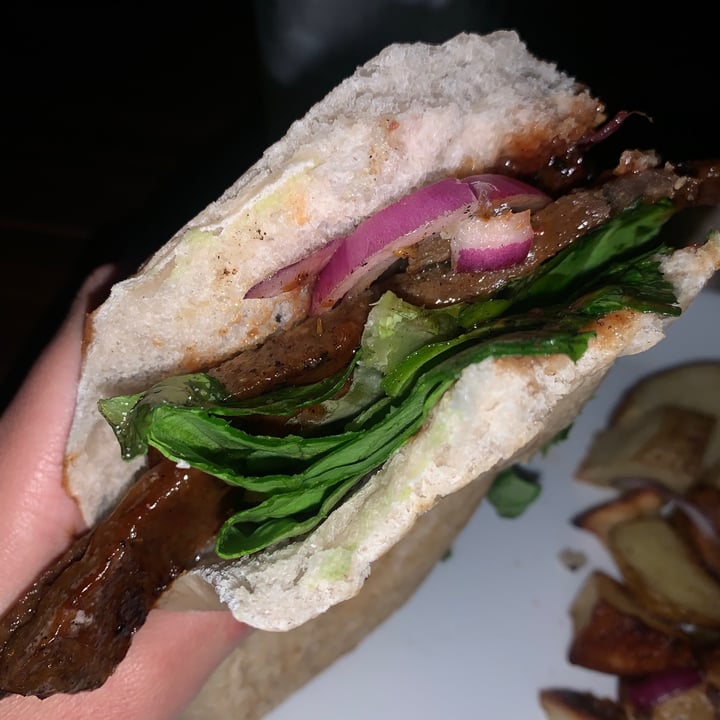 photo of Estilo Veggie Sándwich seitán bbq shared by @franchudivito1 on  14 Aug 2021 - review