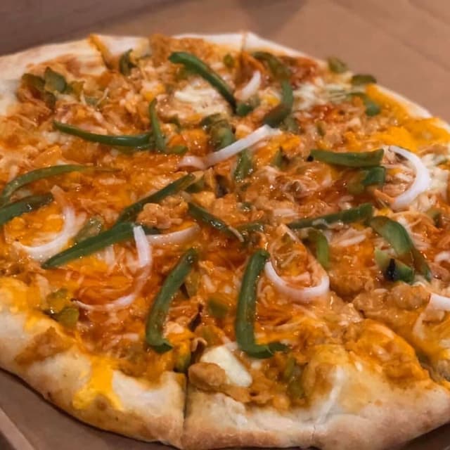 Photo of the dish “Bluffalo Chikken Pizza”