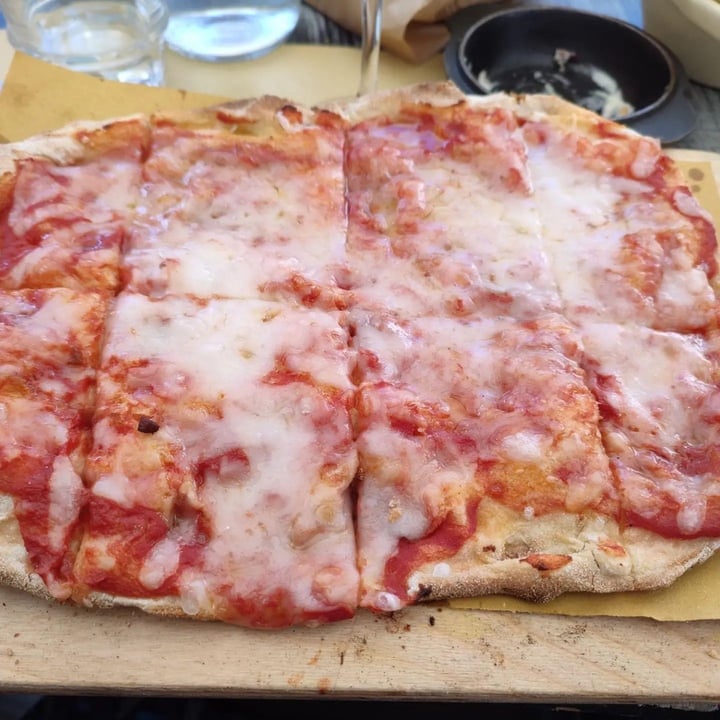 photo of Buddy Italian Restaurant Cafè Pizza Margherita Vegana shared by @kostas31381 on  04 Apr 2022 - review