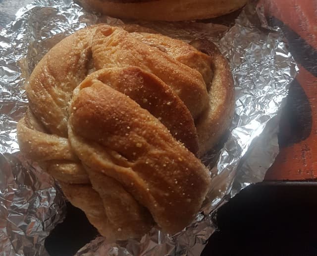 Photo of the dish “Cardamom and cinnamon knot”