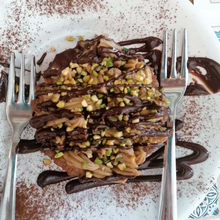 review photo of Status Quo Crostatina crema pasticcera cioccolato e pistacchi shared by @simo79 on 25 Apr 2022 - review