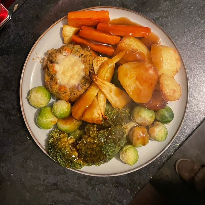 photo of ALDI Specially Selected Vegan camembert nut roasts shared by @sasa0409 on  20 Nov 2022 - review