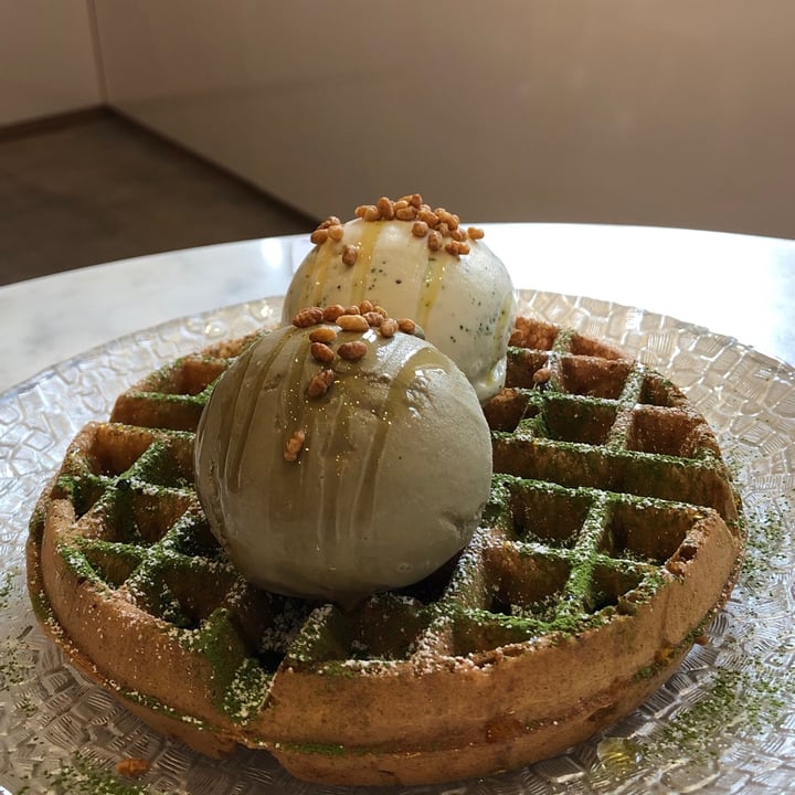 photo of Hvala Keong Saik Dairy-Free Waffles shared by @soy-orbison on  16 Mar 2021 - review