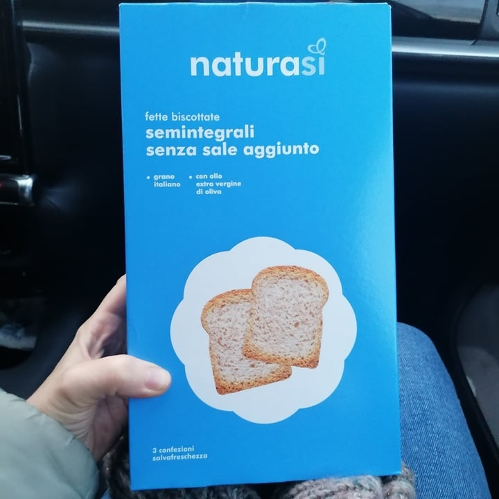 photo of Natura Sì Fette biscottate semintegrali senza sale aggiunto shared by @valerussya on  04 Jan 2022 - review