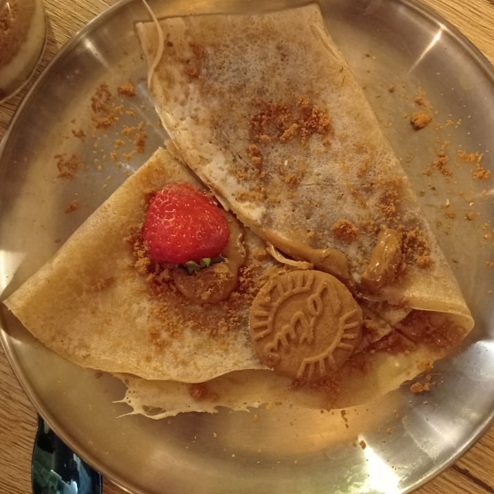 photo of Chicken Of the Woods Crepe Bretonne con crema de lotus shared by @arantxarubio on  17 Jul 2021 - review