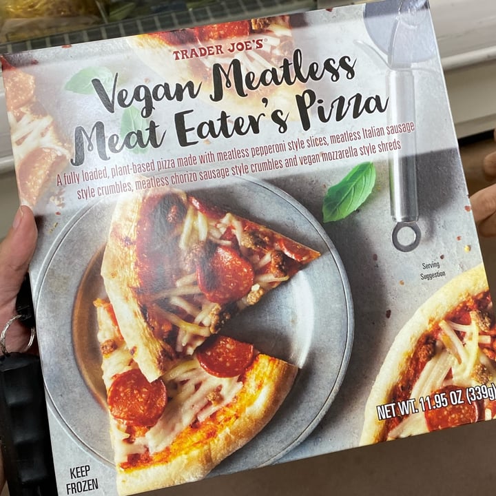 review photo of Trader Joe's Vegan meatless meat eaters pizza shared by @kelhal on 05 Oct 2021 - review