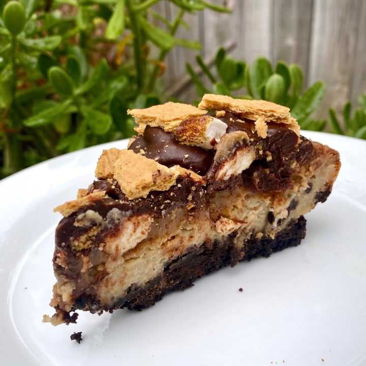 review photo of mochi’s cheezecakes cookie butter s’mores cheesecake shared by @kimvillaneda on 04 Mar 2021 - review