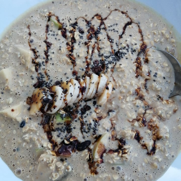 photo of Dalebrook Cafe Raw oats health breakfast shared by @nickyv on  17 Aug 2020 - review
